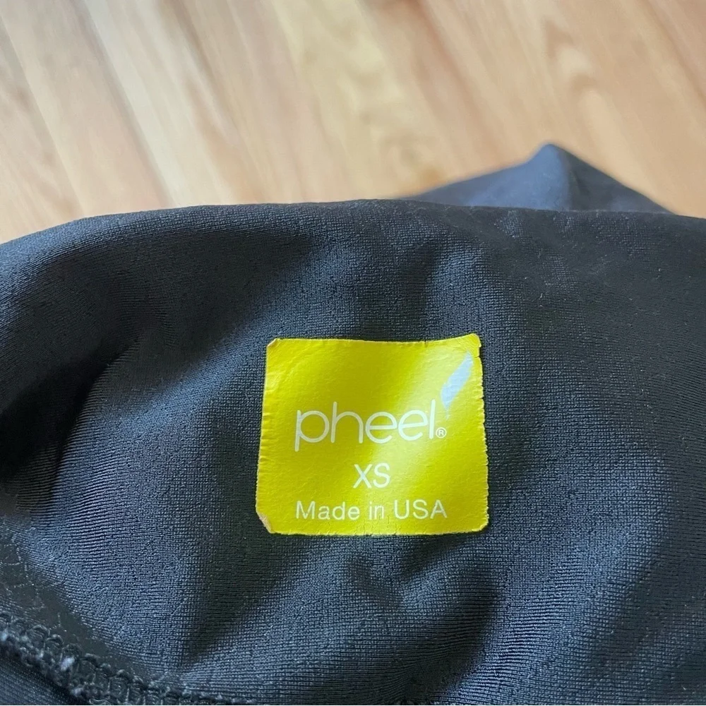 Pheel Barre3 Black Subtle Snake Print Black Athletic Leggings EUC Size XS